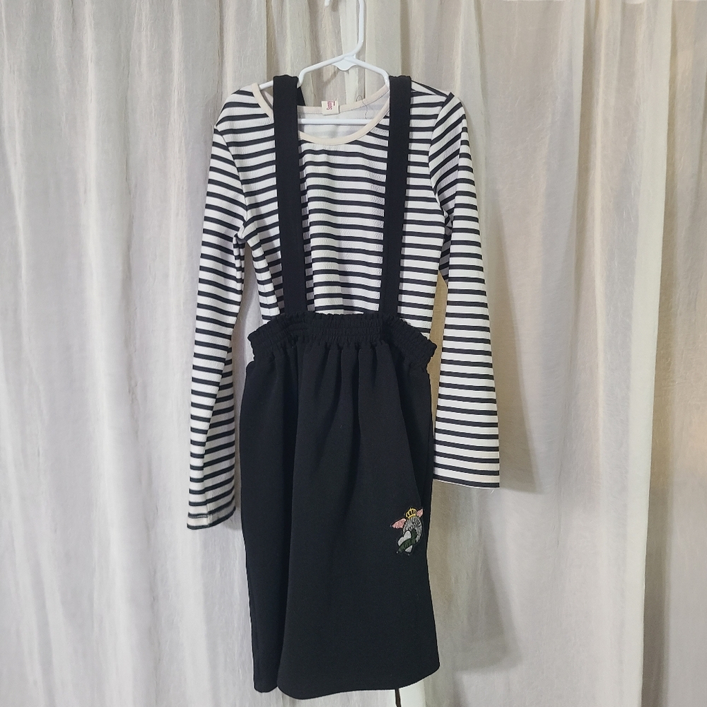 Girls Black White Patch "Suspender" skirt and shirt combo Child Size 9/10